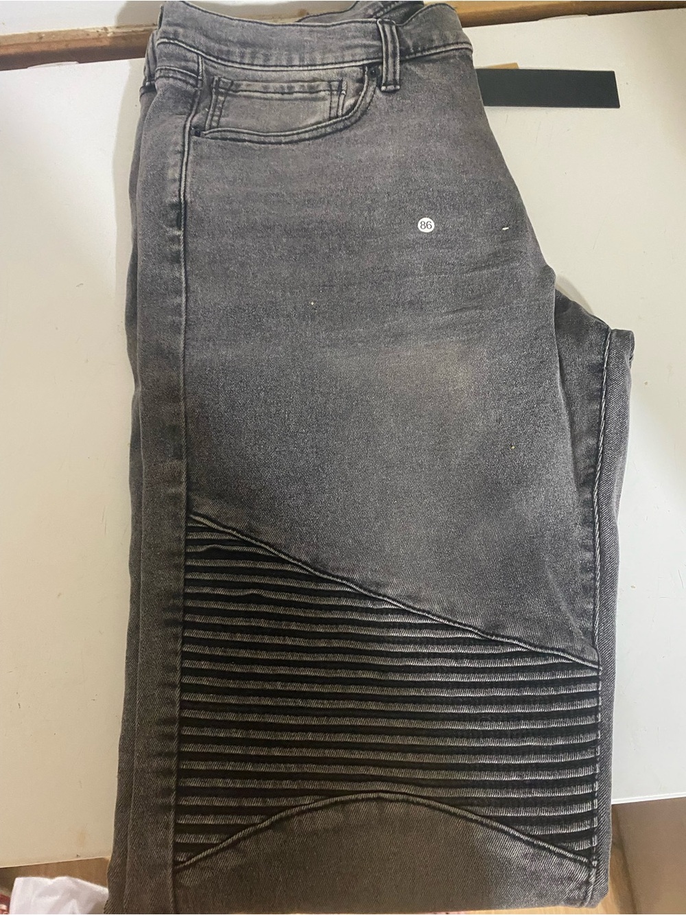 Jacob  Slim Jeans in Gray Wash